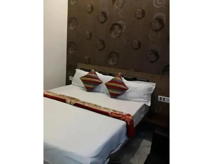 Канпур: Hotel Satyam & Restaurant