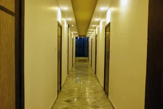 Канпур: Hotel Satyam & Restaurant