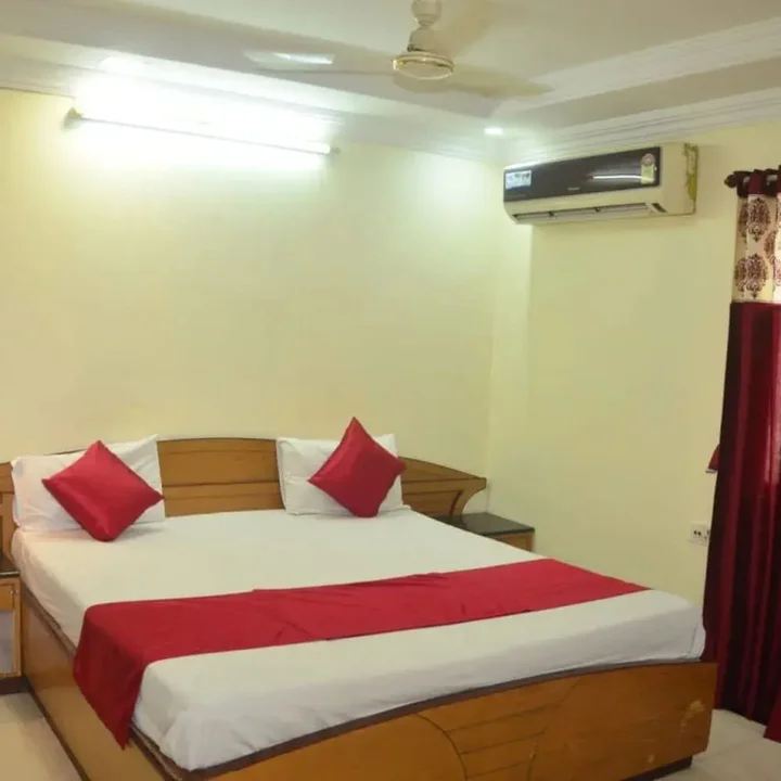 Райпур: Hotel Poonam