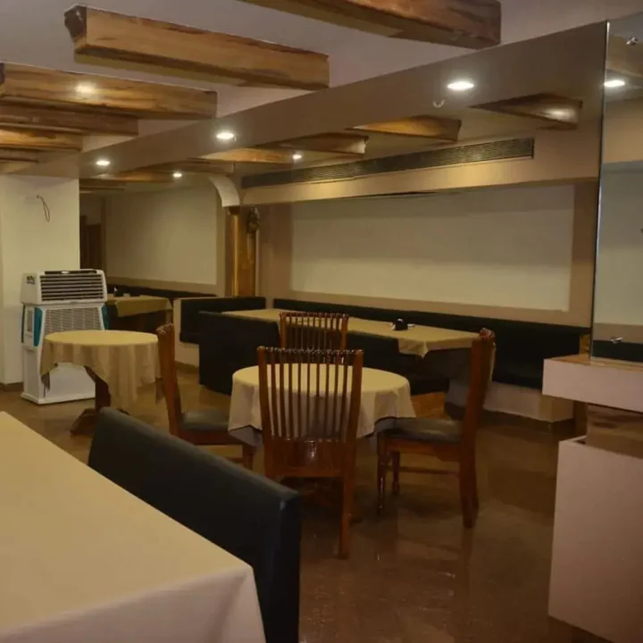 Райпур: Hotel Poonam