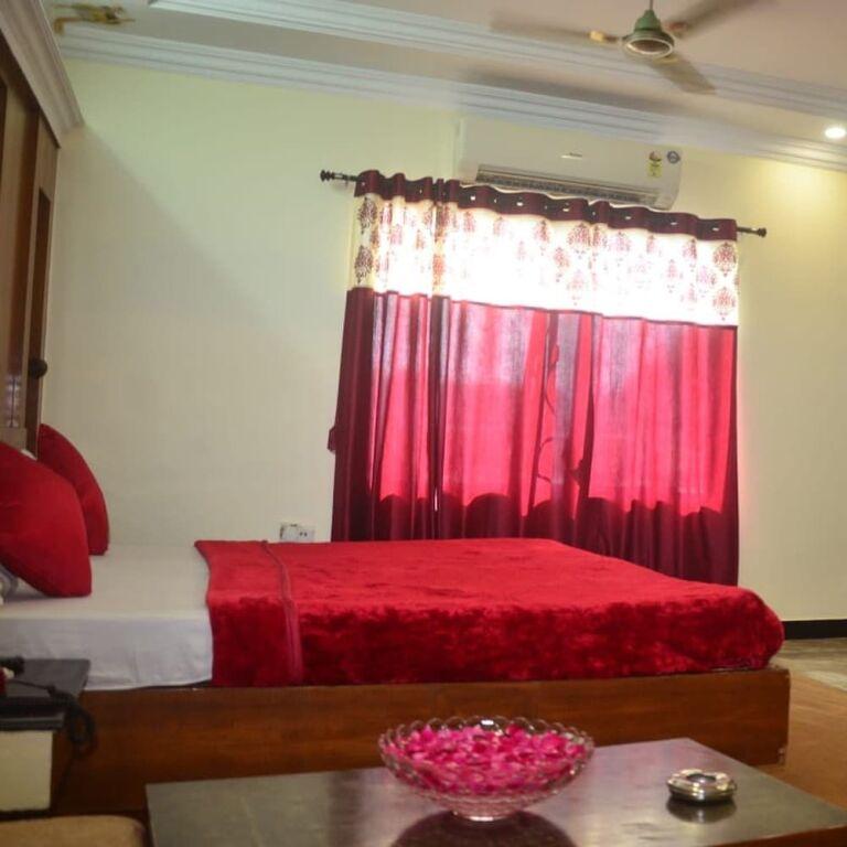 Райпур: Hotel Poonam