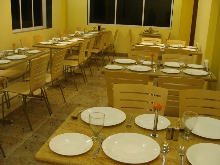 Гухагар: Sea Winds Hotel