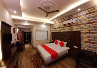 Казаули: Kasauli Continental Resort