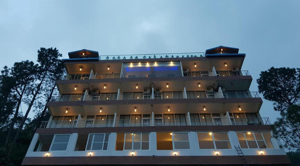 Казаули: Kasauli Continental Resort