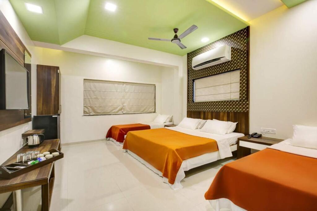 Лонавала: Hotel Lonavla