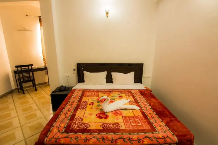 Садри: Lake Alpi resort Kumbhalgarh