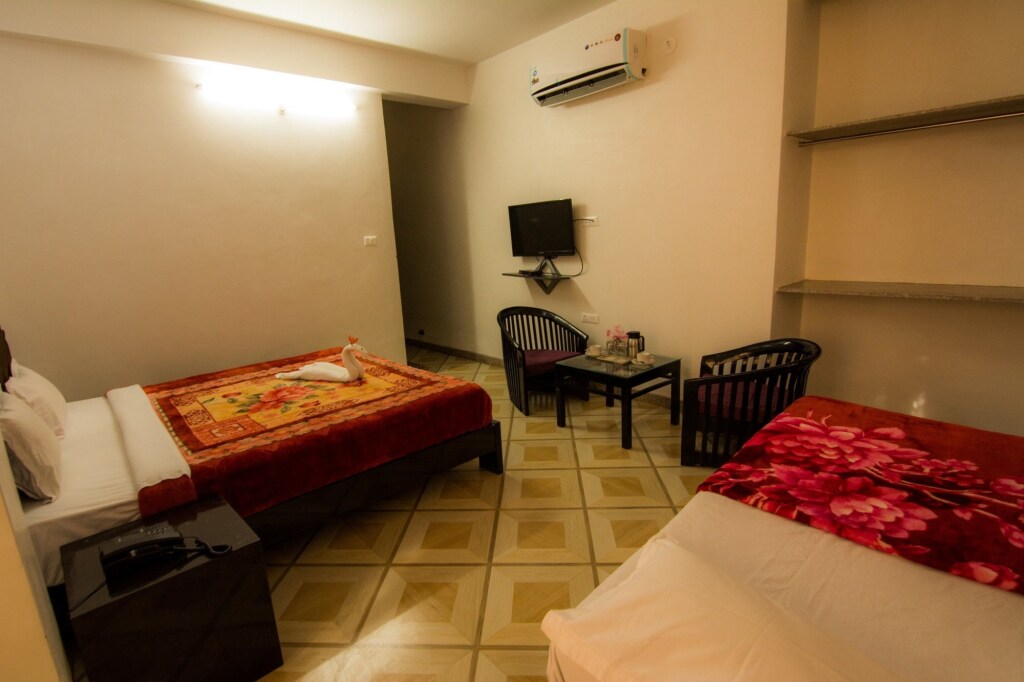 Садри: Lake Alpi resort Kumbhalgarh