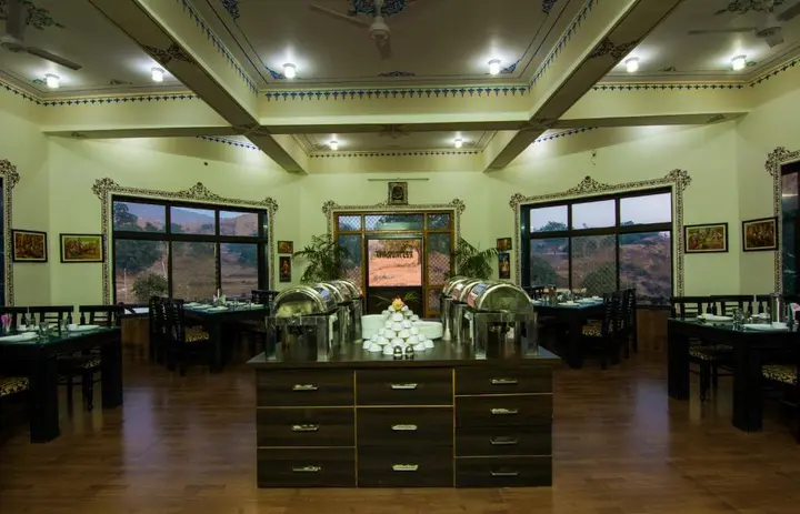 Садри: Lake Alpi resort Kumbhalgarh