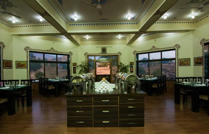 Садри: Lake Alpi resort Kumbhalgarh