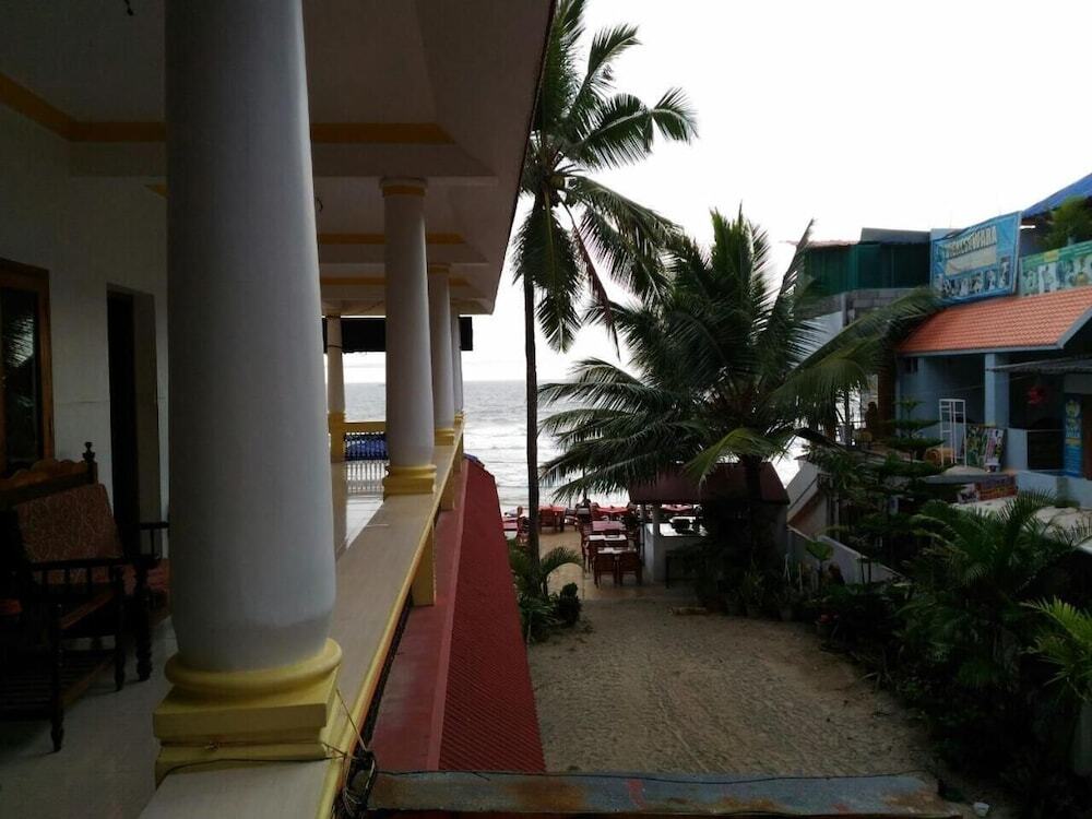 Ковалам: Beach Flora Inn Hotel