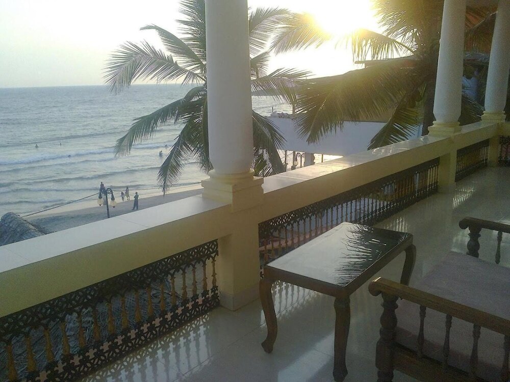Ковалам: Beach Flora Inn Hotel
