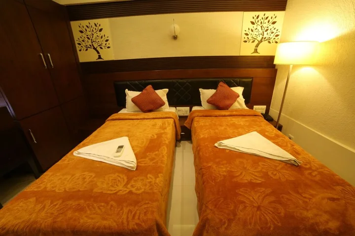 Сурат: Hotel Grandpragati