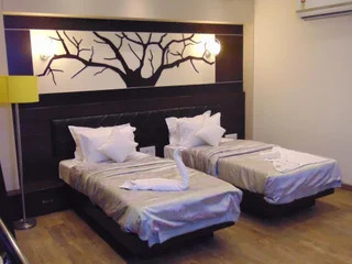 Сурат: Hotel Grandpragati
