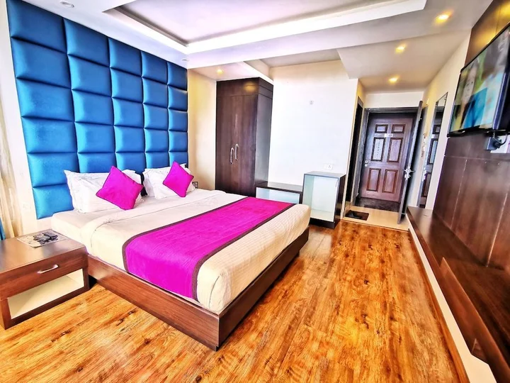 Дарджилинг: Hotel Pink Mountain
