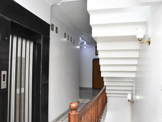 Aligarh: Hotel Galaxy