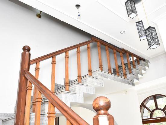 Aligarh: Hotel Galaxy