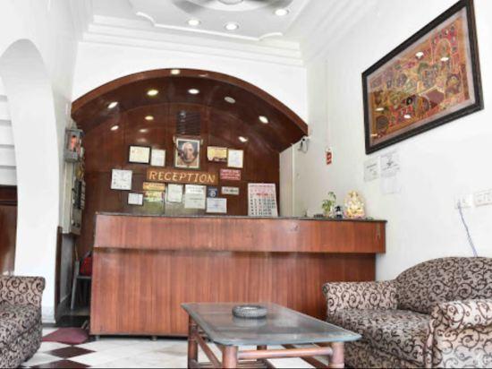 Aligarh: Hotel Galaxy