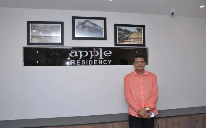 Патан: Apple Residency