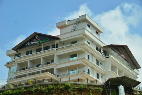Yedakumeri: Iroomz Hotel Gaurav Garden