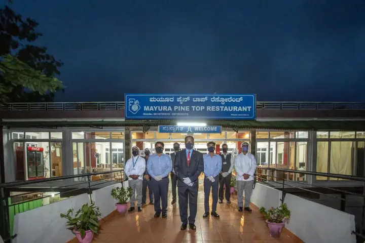 Нанди-Хилс: KSTDC Hotel Mayura Pine Top Nandi Hills