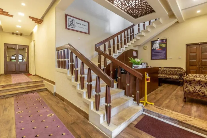 Нанди-Хилс: KSTDC Hotel Mayura Pine Top Nandi Hills