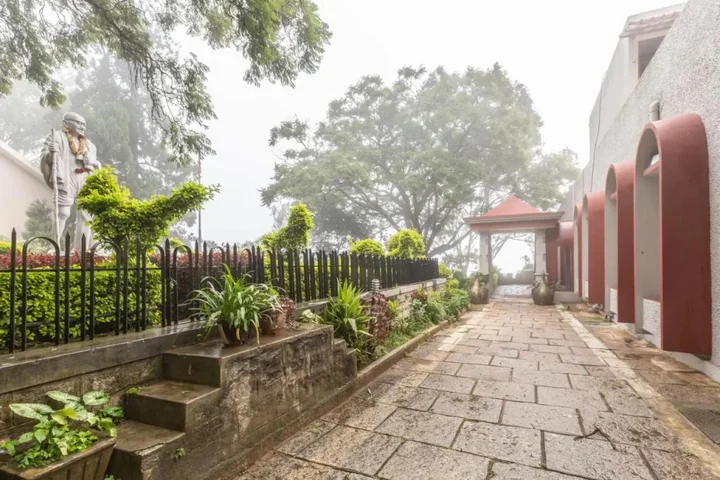 Нанди-Хилс: KSTDC Hotel Mayura Pine Top Nandi Hills