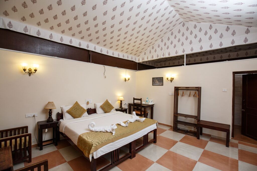 Сазан: Отель Gir Lions Paw Resort