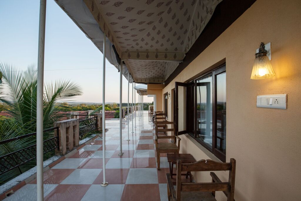 Сазан: Отель Gir Lions Paw Resort