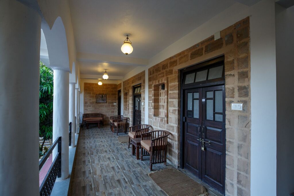 Сазан: Отель Gir Lions Paw Resort