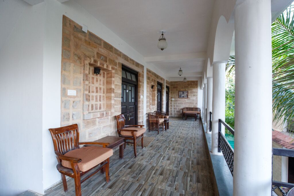 Сазан: Отель Gir Lions Paw Resort