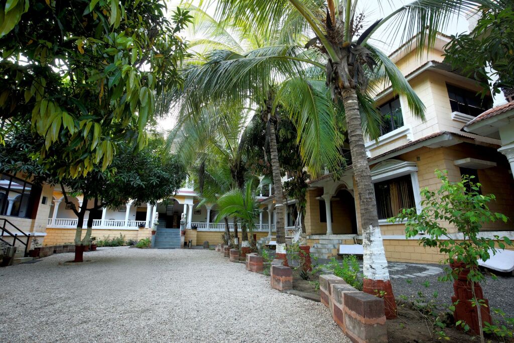 Сазан: Отель Gir Lions Paw Resort