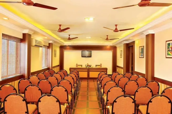 Перумал Ковил Пати: Hotel Ammbadi