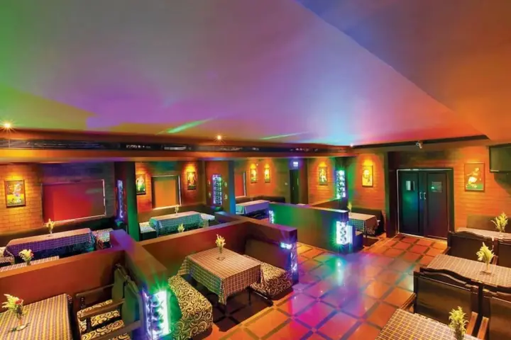 Перумал Ковил Пати: Hotel Ammbadi