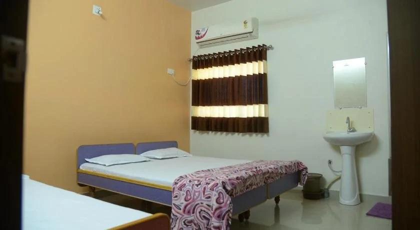 Вирпур: Hotel Shrinath