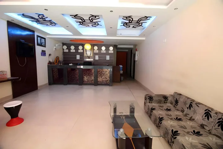 Нью-Дели: OYO 9726 Hotel Aura Palace Deluxe