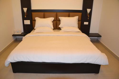 Aligarh: Hotel R R Inn