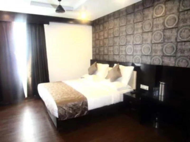 Гвалиор: The City Grand Hotel