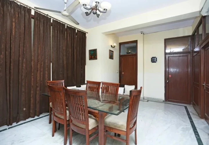 Нойда: Oyo 708 Hotel Sanjeevni