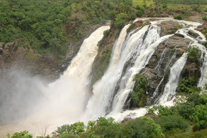 Palahalli: KSTDC Hotel Mayura Gaganachukki