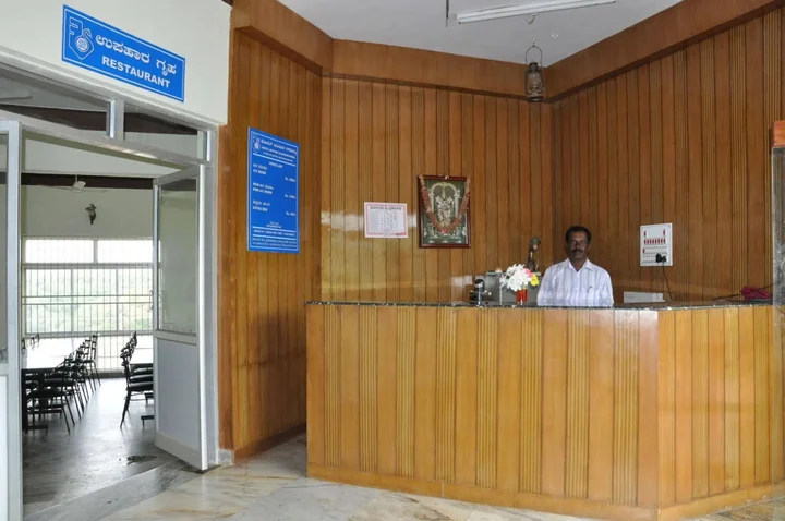 Palahalli: KSTDC Hotel Mayura Gaganachukki