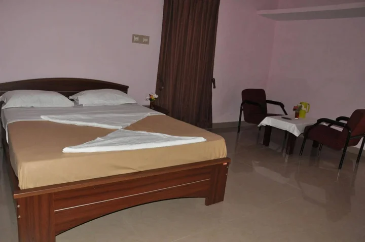 Palahalli: KSTDC Hotel Mayura Gaganachukki