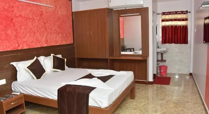 Палани: Arunaachalaa Inn