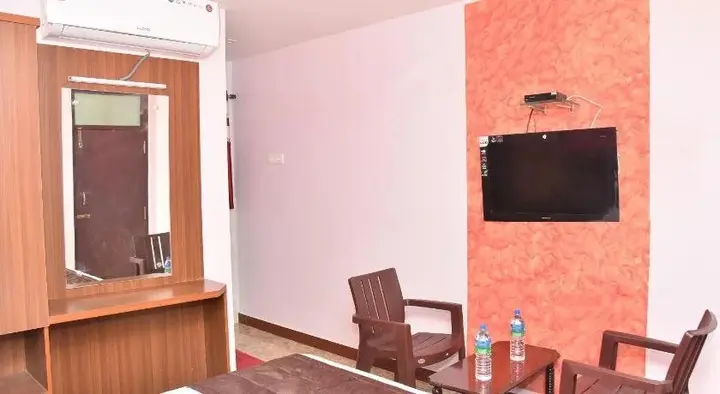 Палани: Arunaachalaa Inn