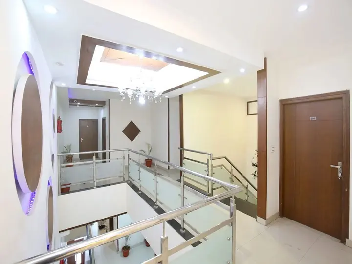 Зиракпур: Hotel At Inn