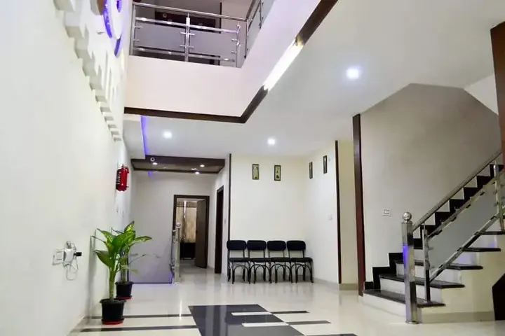 Зиракпур: Hotel At Inn