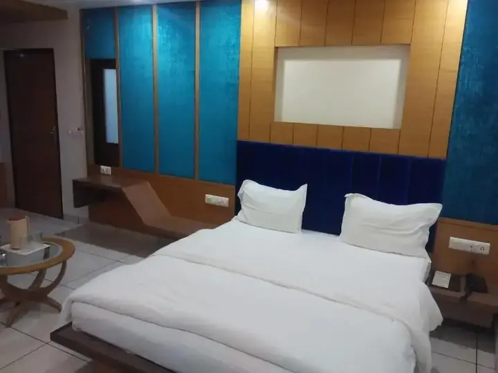 Вапи: Hotel Apex Inn