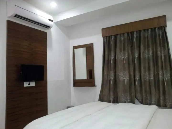 Вапи: Hotel Apex Inn