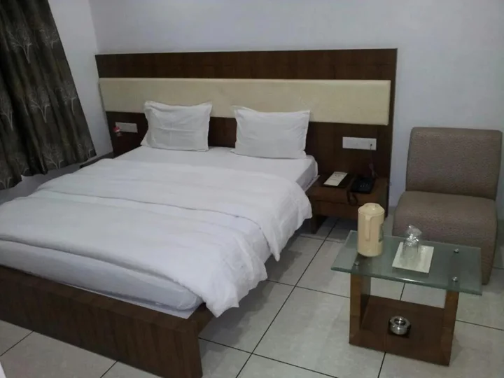 Вапи: Hotel Apex Inn