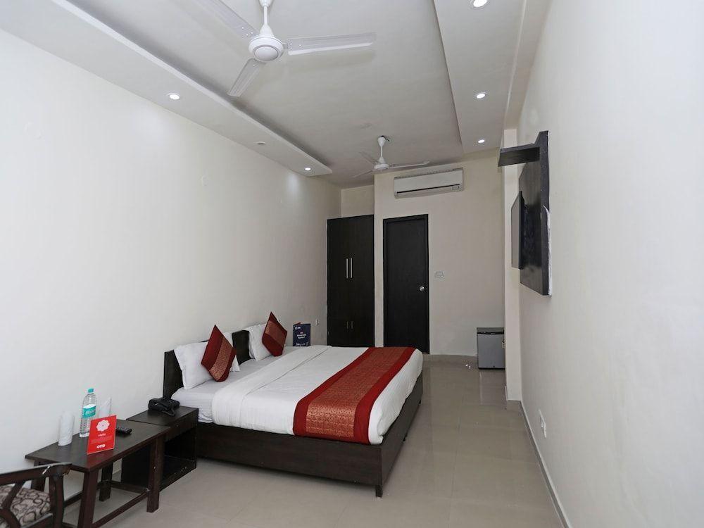 Нью-Дели: OYO 11605 Hotel Aravali Inn