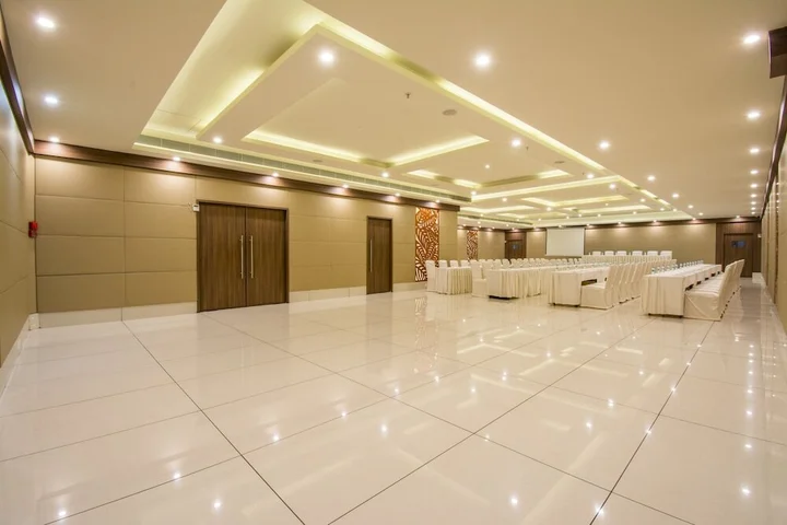 Висакхапатнам: V Hotel